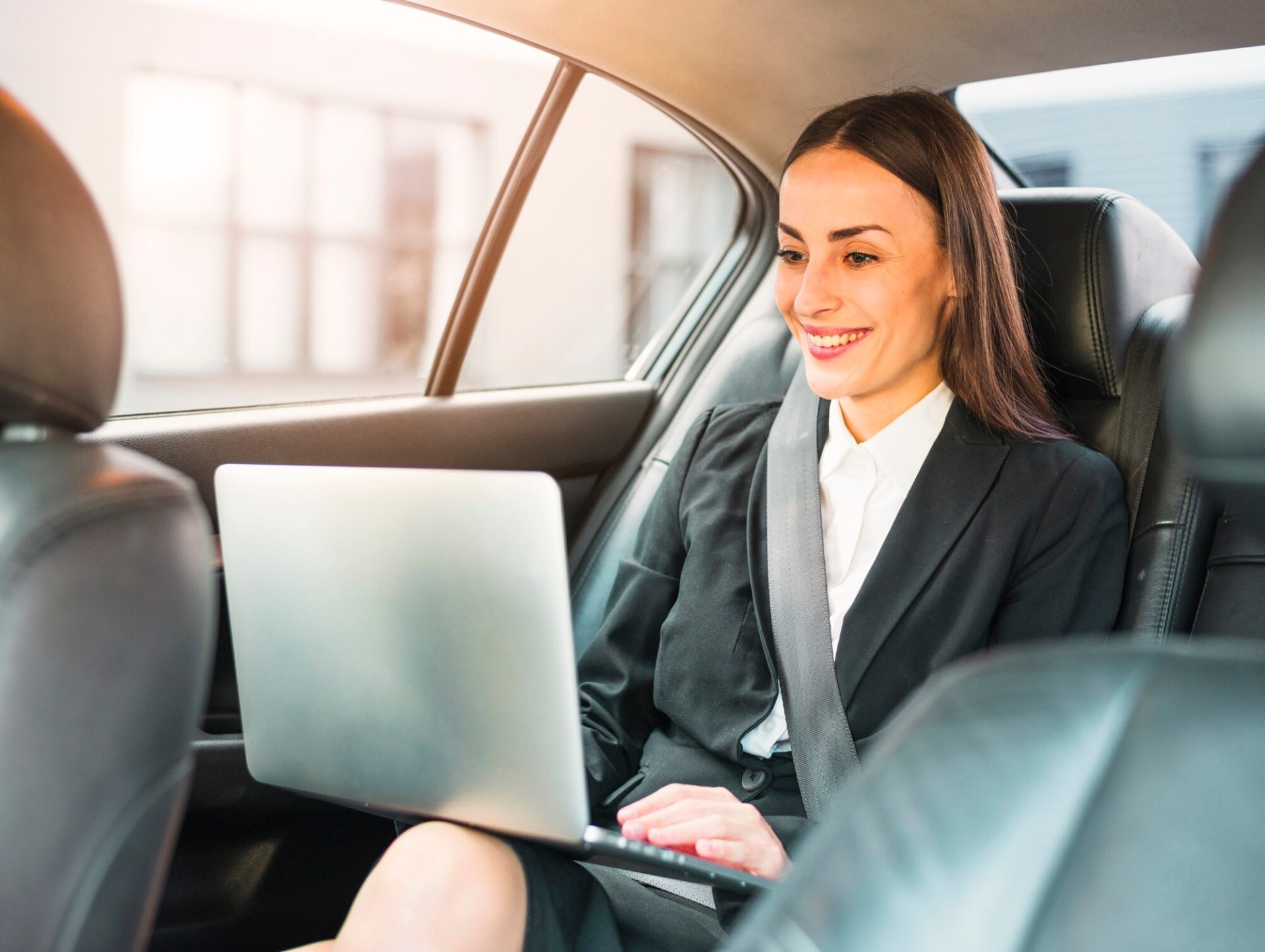 Stansted to Luton airport transfer — Luxelimo chauffeur service London