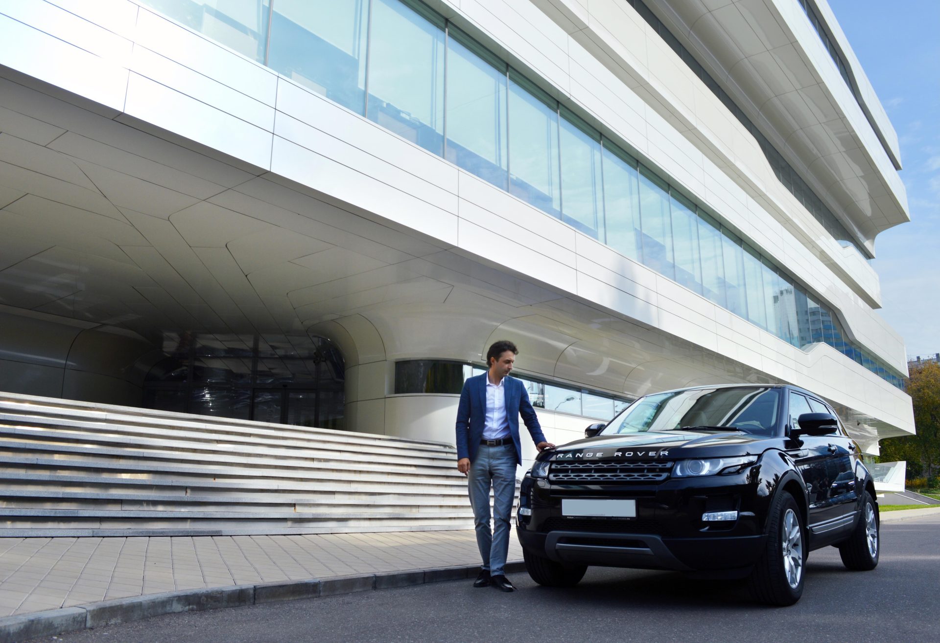 Luxelimo chauffeur service for the Singapore Grand Prix — London airport transfers for F1 fans