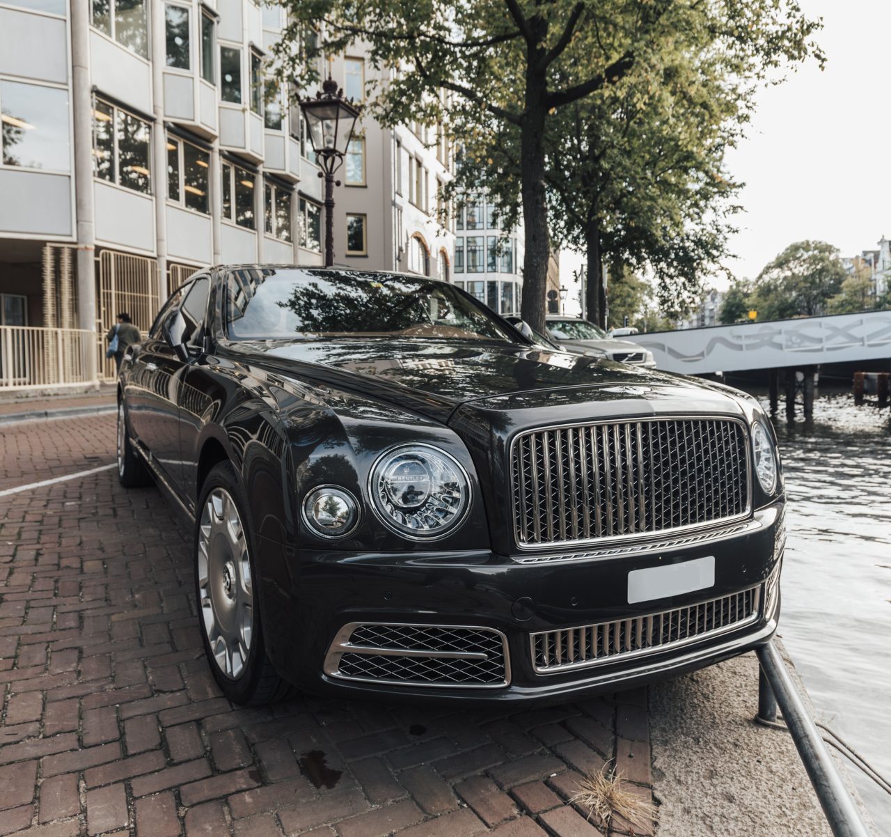 Chauffeur-driven Bentley Mulsanne in London — Luxelimo luxury car