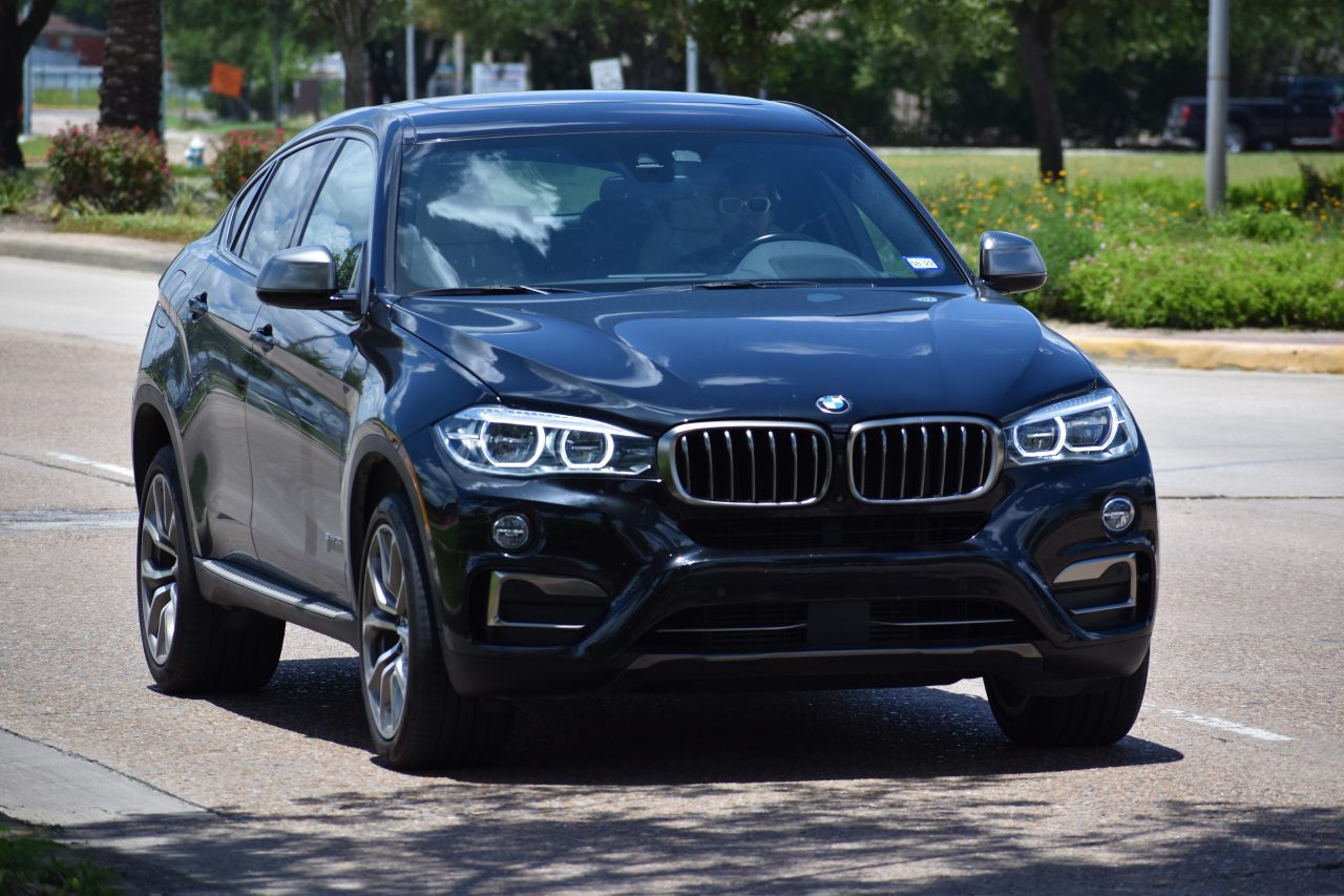 Chauffeur-driven BMW 5 Series in London — Luxelimo executive car