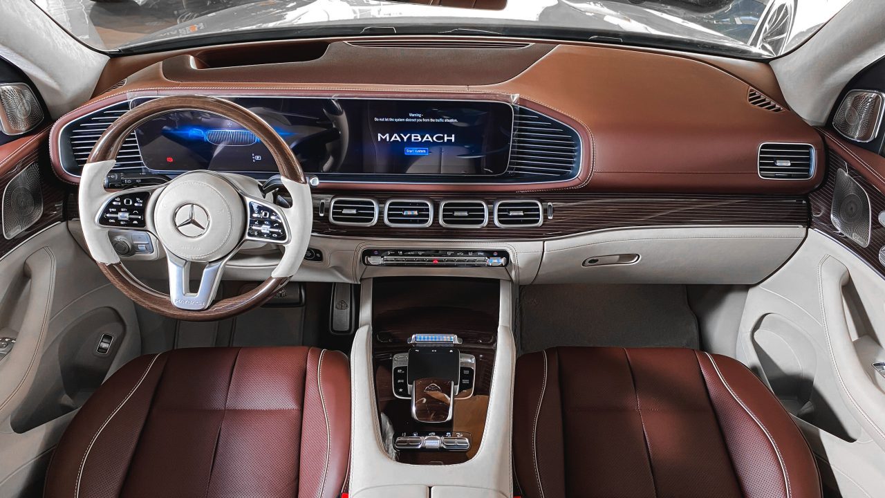 Chauffeur-driven Mercedes-Maybach in London — Luxelimo ultra-luxury car