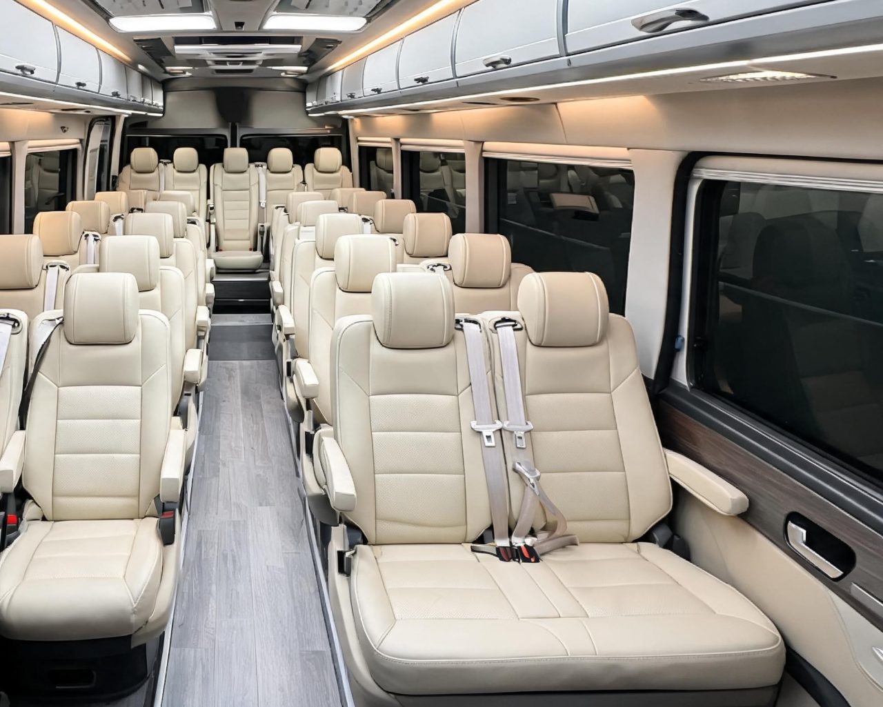 Mercedes Sprinter 22-seater with chauffeur in London — Luxelimo group travel