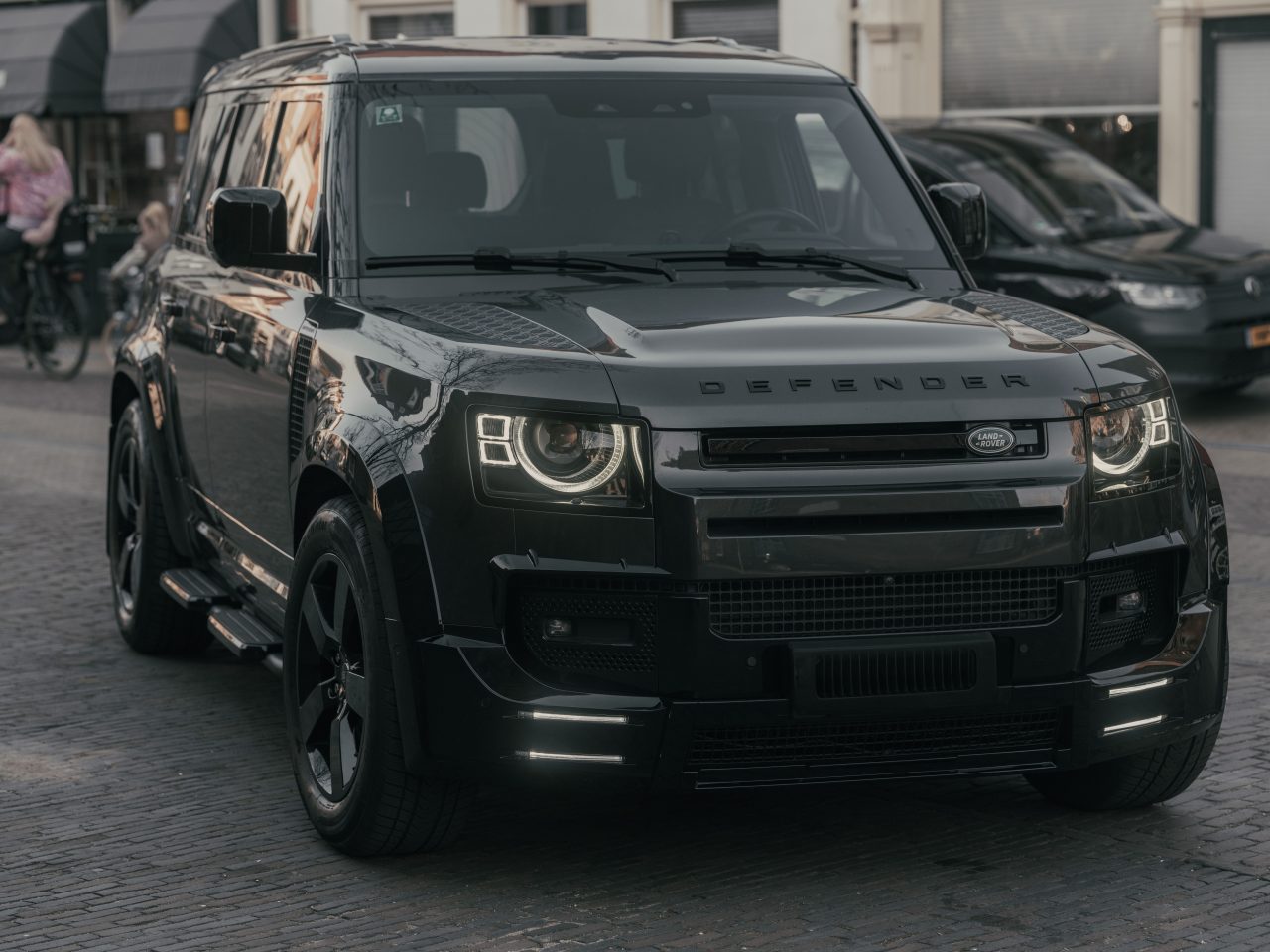 Chauffeur-driven Range Rover Defender in London — Luxelimo prestige SUV