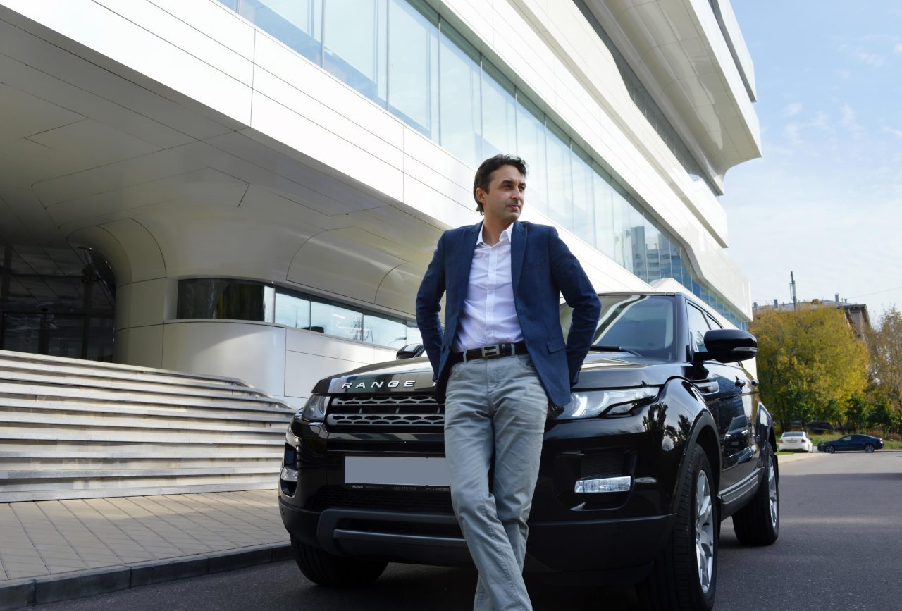 Chauffeur-driven Range Rover Evoque in London — Luxelimo SUV