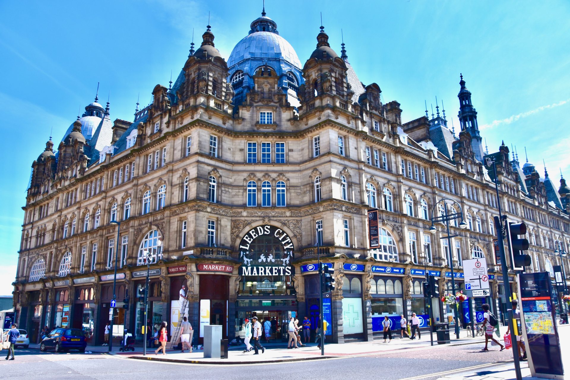 Leeds chauffeur service — Luxelimo chauffeur-driven luxury car in Leeds, Yorkshire