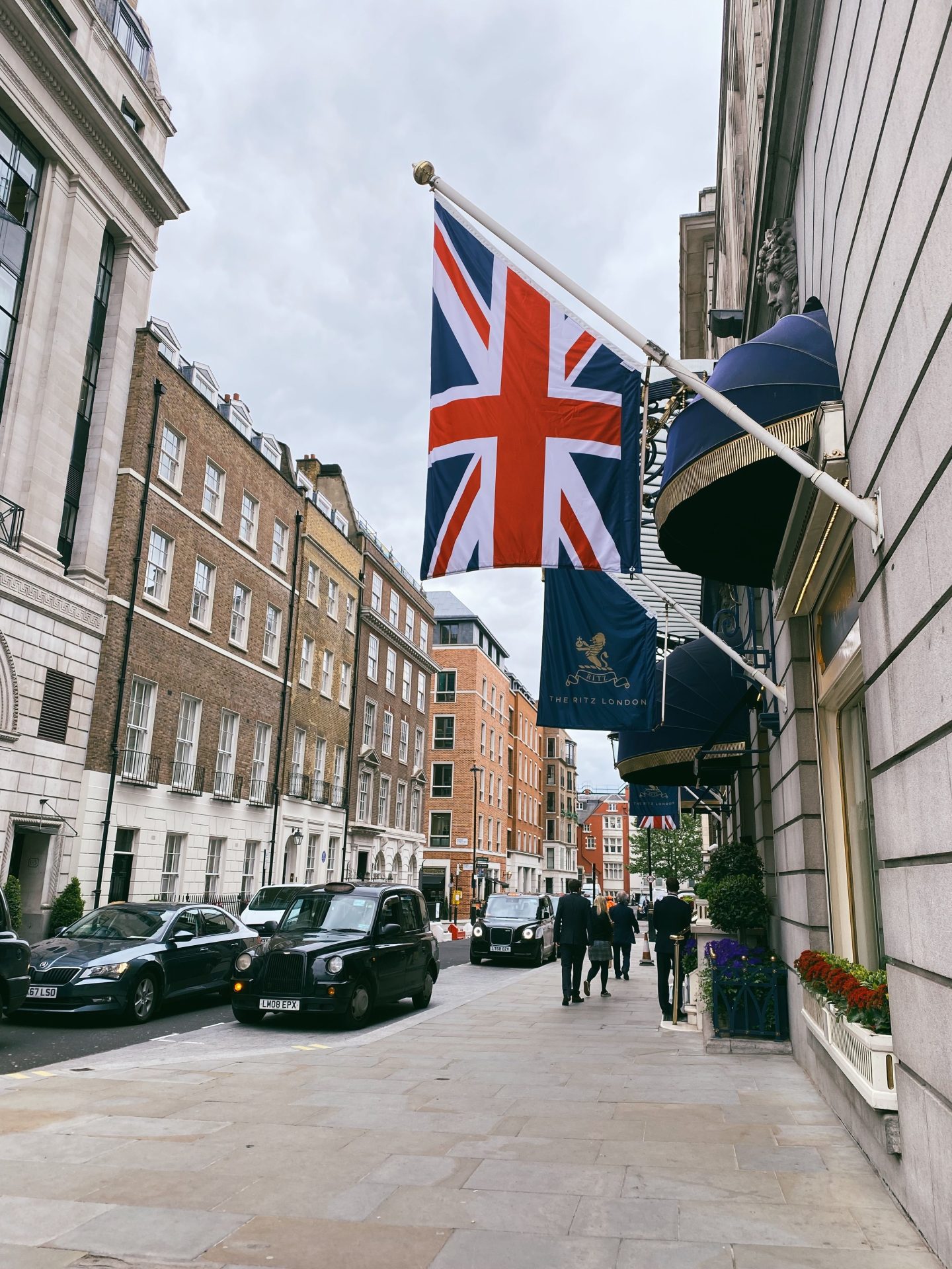 The Ritz Hotel chauffeur service London — Luxelimo chauffeur-driven luxury car at The Ritz, Piccadilly