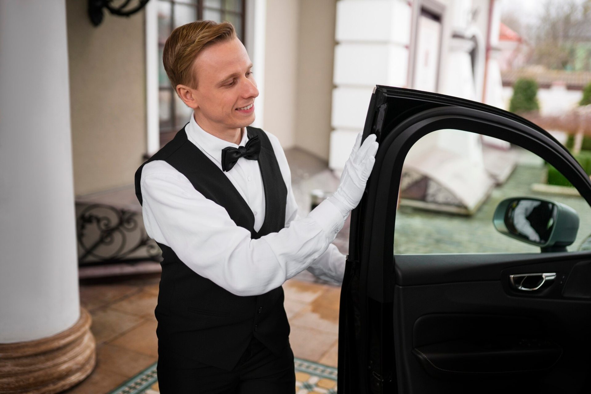 Luxelimo Blenheim Palace chauffeur day trip — Churchill's birthplace in private executive comfort