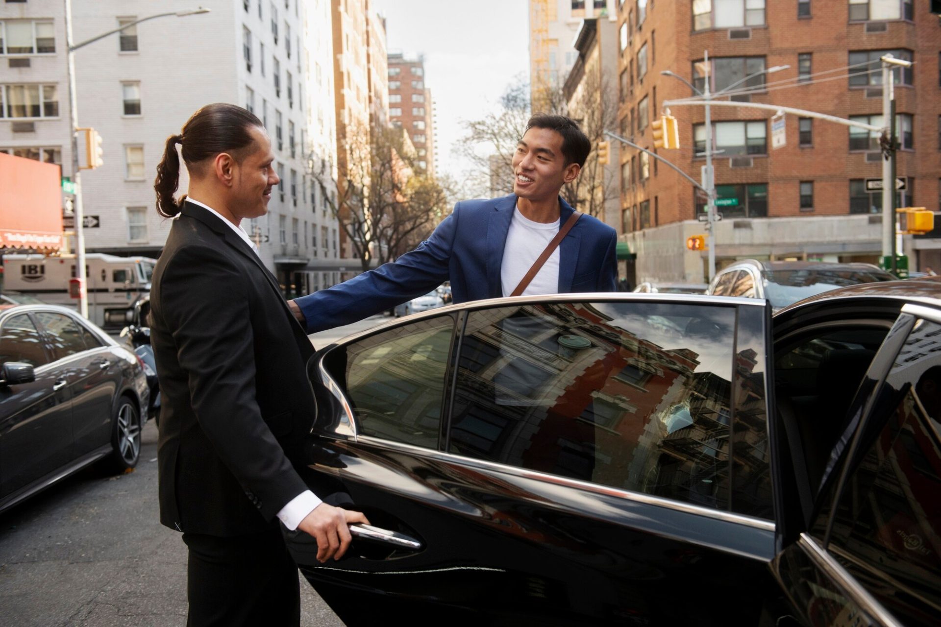 Luxelimo worldwide chauffeur transfer service — international executive ground transport